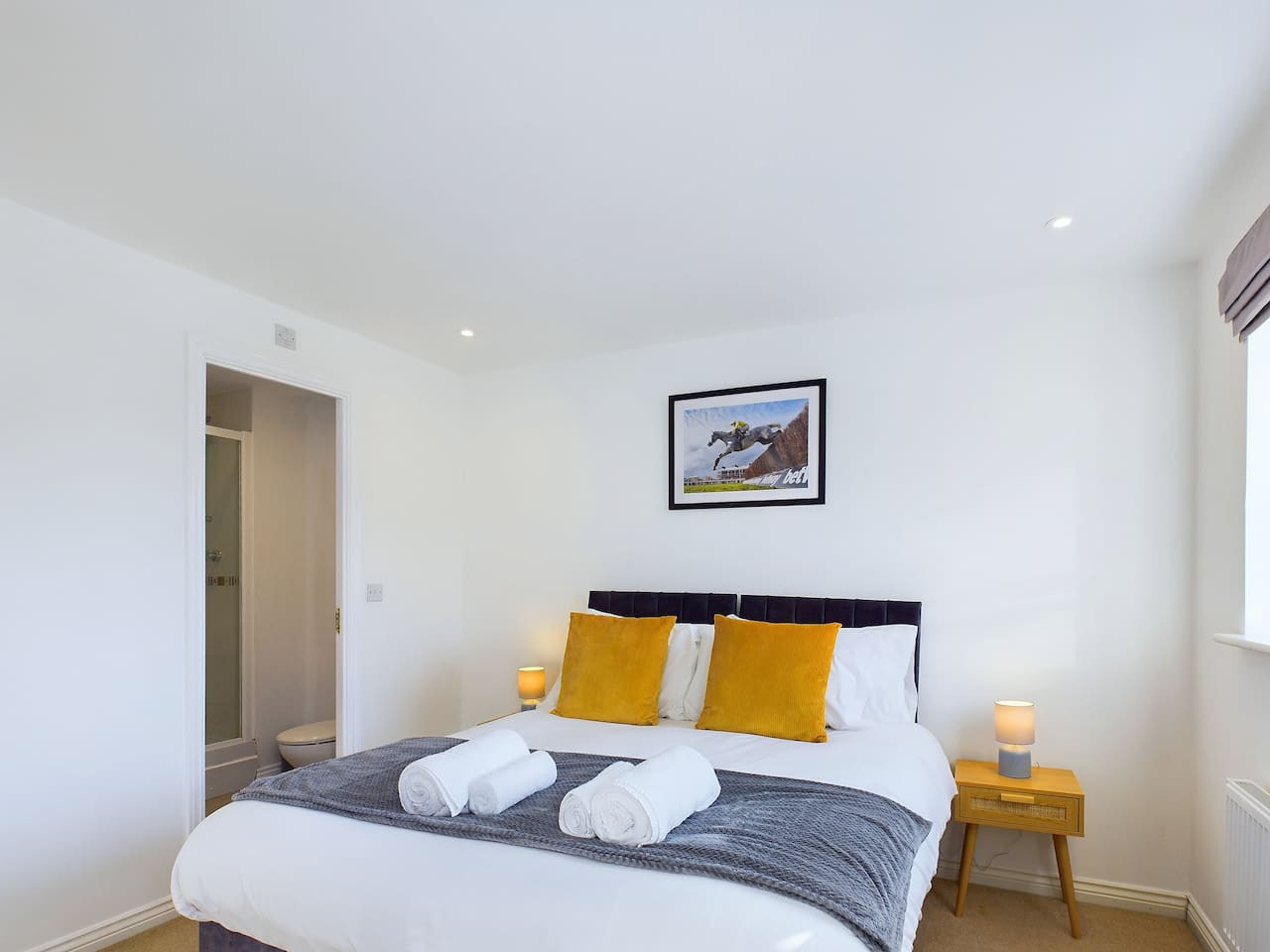 Spacious House | Parking | Business & Leisure