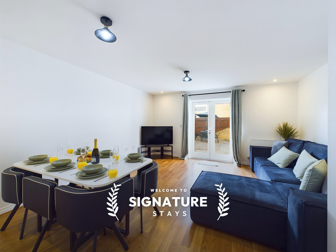 10 Sotherby Walk serviced apartment - Cheltenham - VivreStays