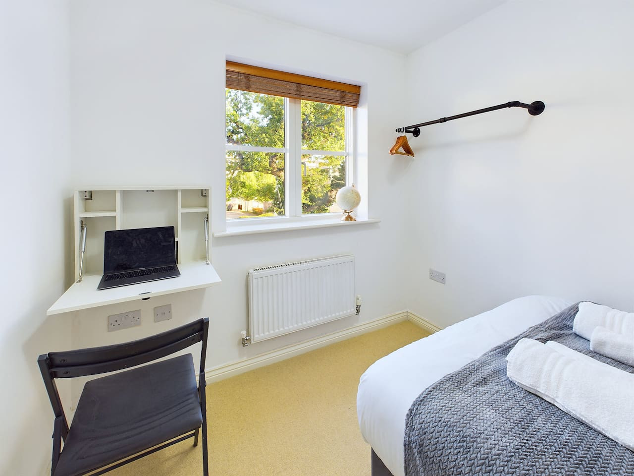 Spacious House | Parking | Business & Leisure