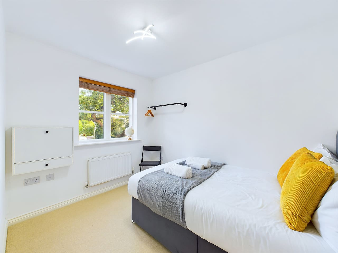 Spacious House | Parking | Business & Leisure