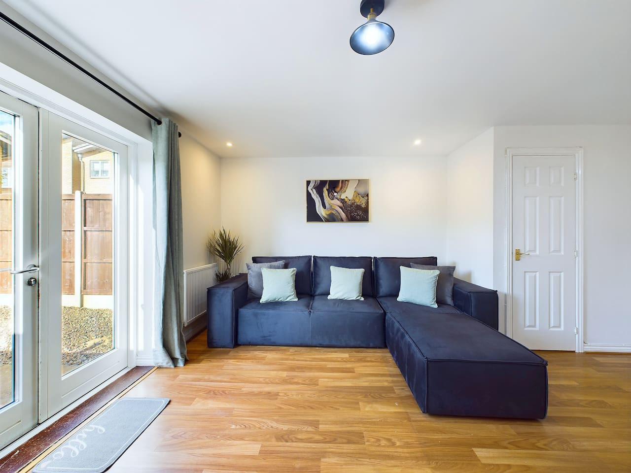 Spacious House | Parking | Business & Leisure