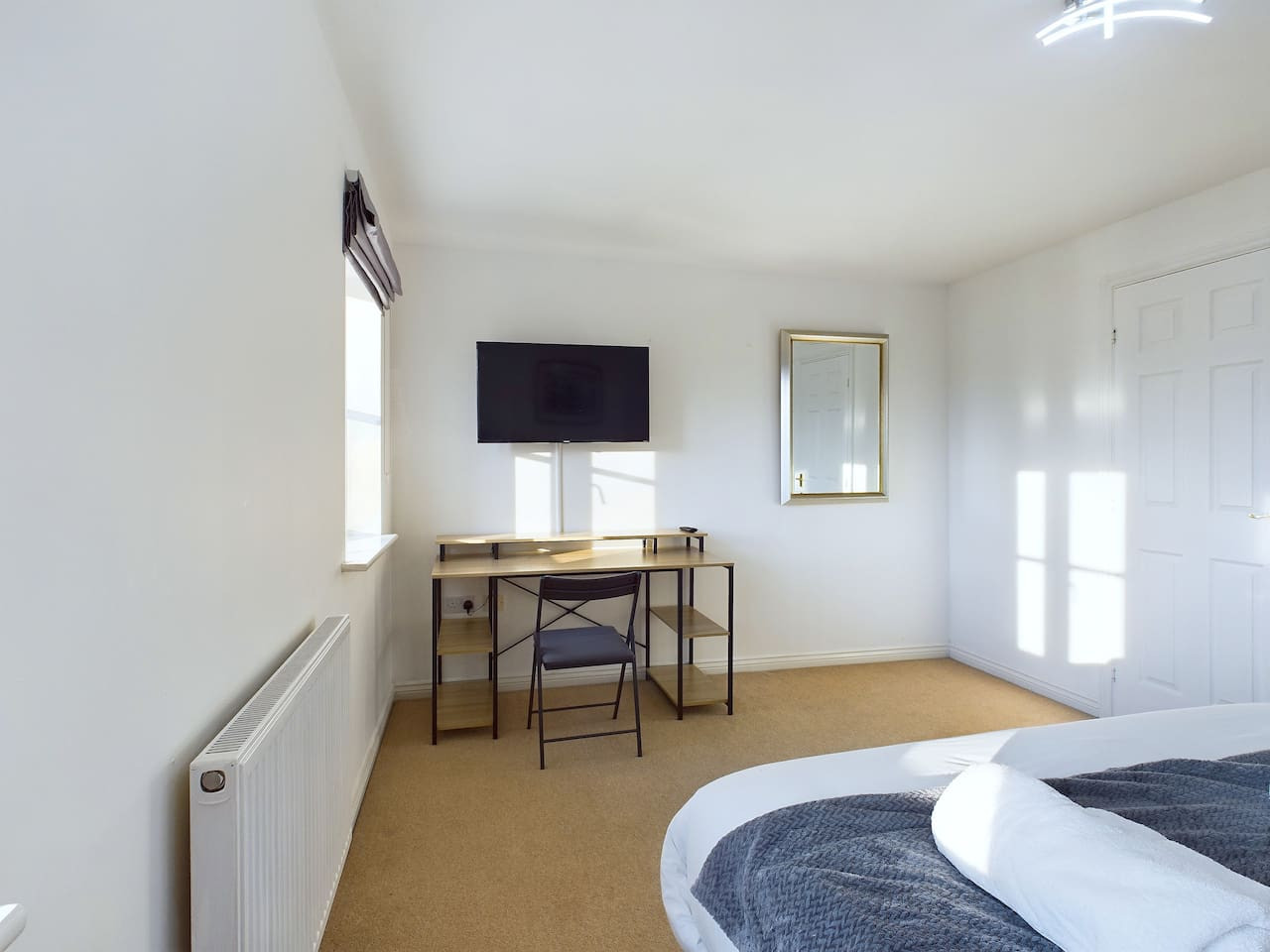 Spacious House | Parking | Business & Leisure