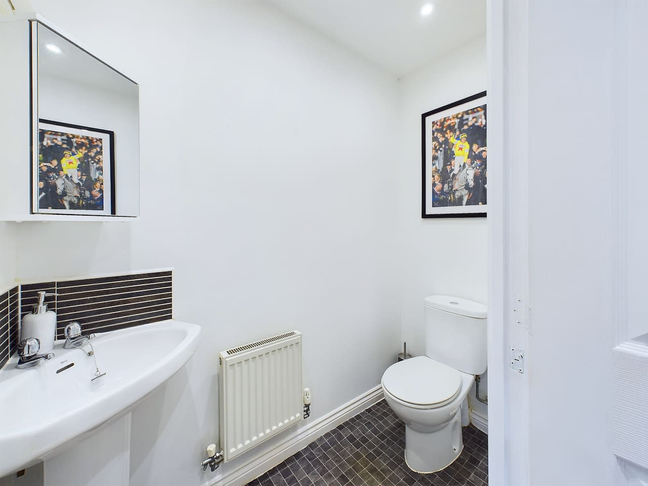 Spacious House | Parking | Business & Leisure