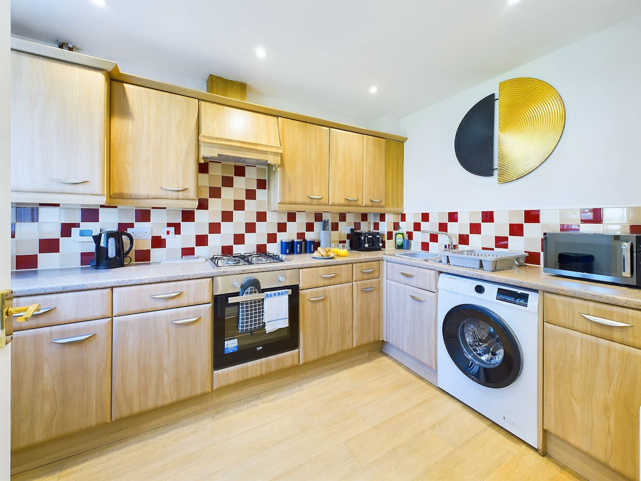 Spacious House | Parking | Business & Leisure