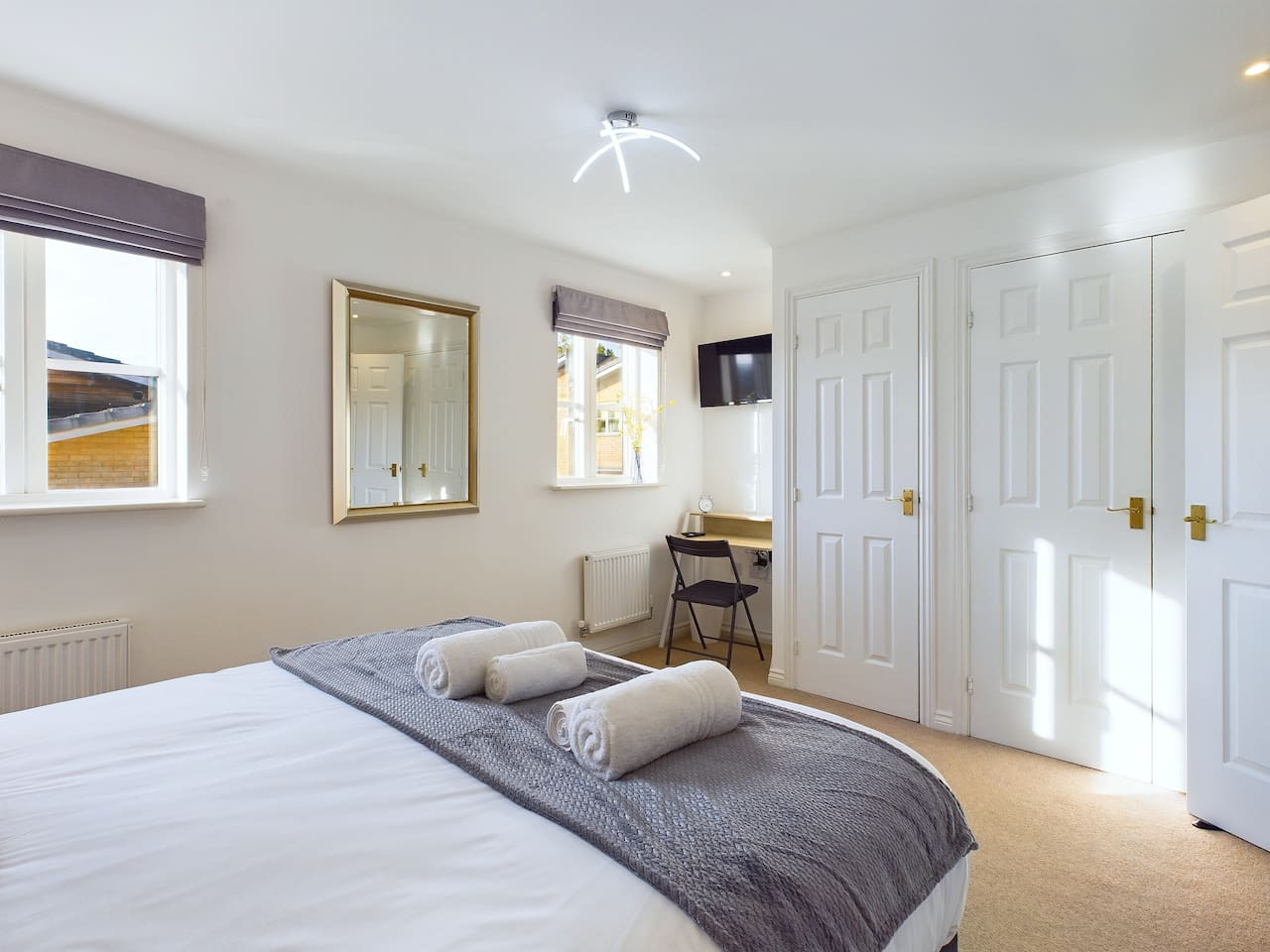 Spacious House | Parking | Business & Leisure