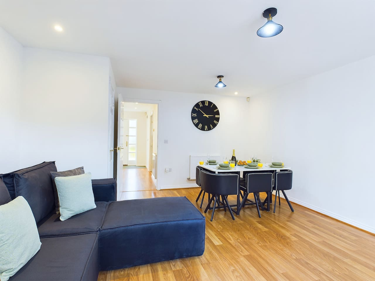 Spacious House | Parking | Business & Leisure