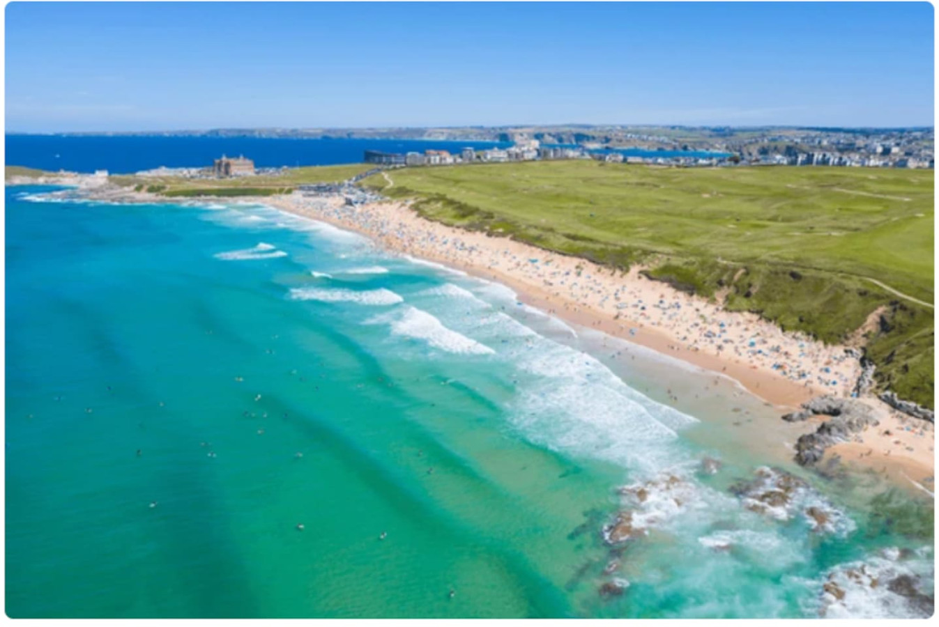 Modern Beach House | Sleeps 6 | 2 Minutes to Beach