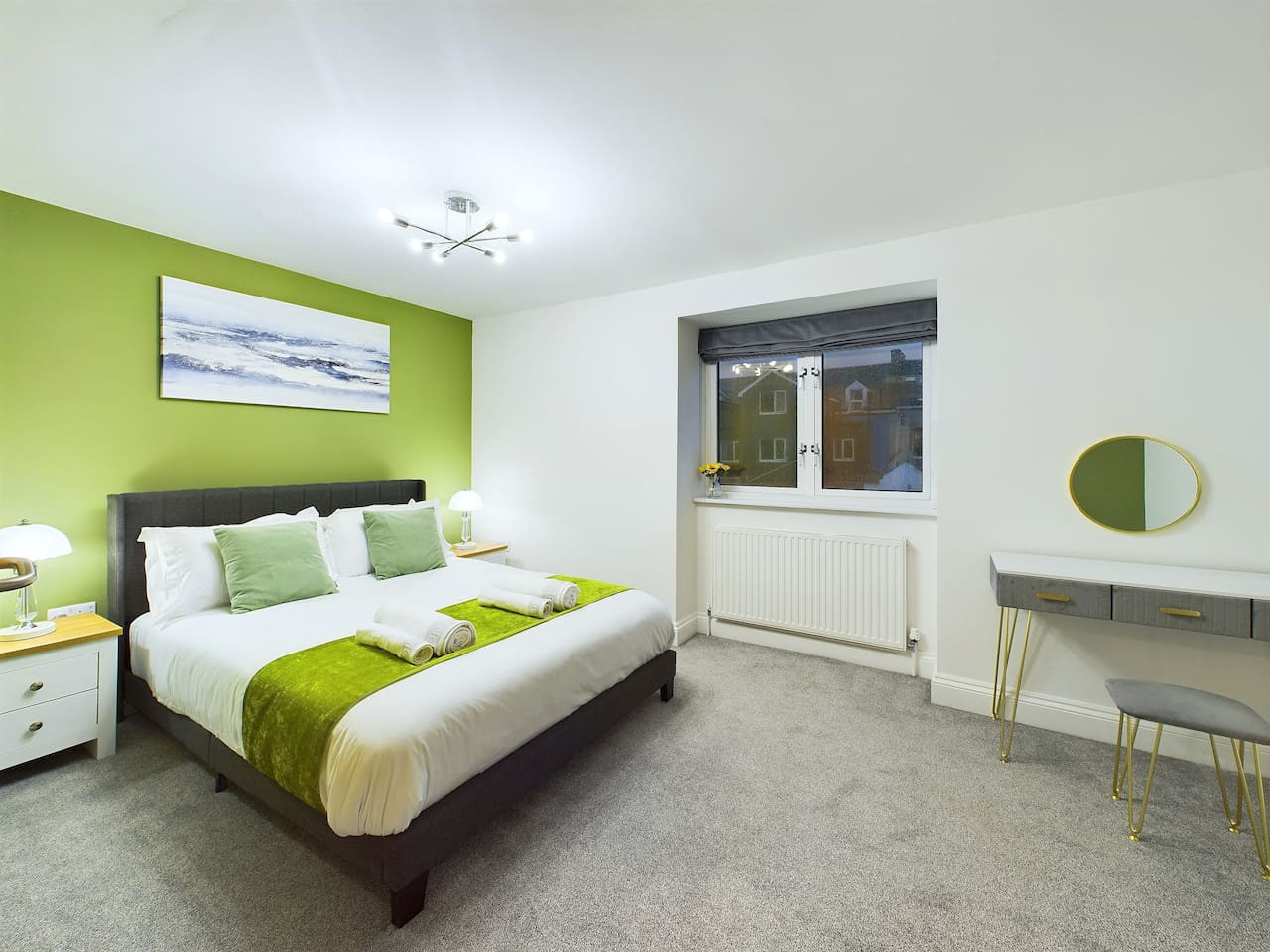 Modern Beach House | Sleeps 6 | 2 Minutes to Beach