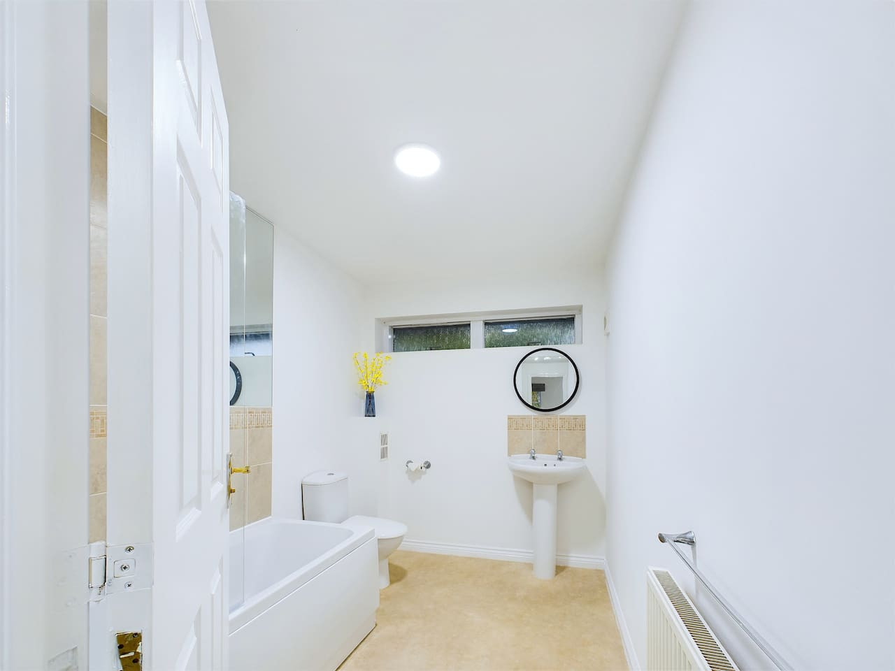 Ideal For Business | Long Stays | Parking & Wifi