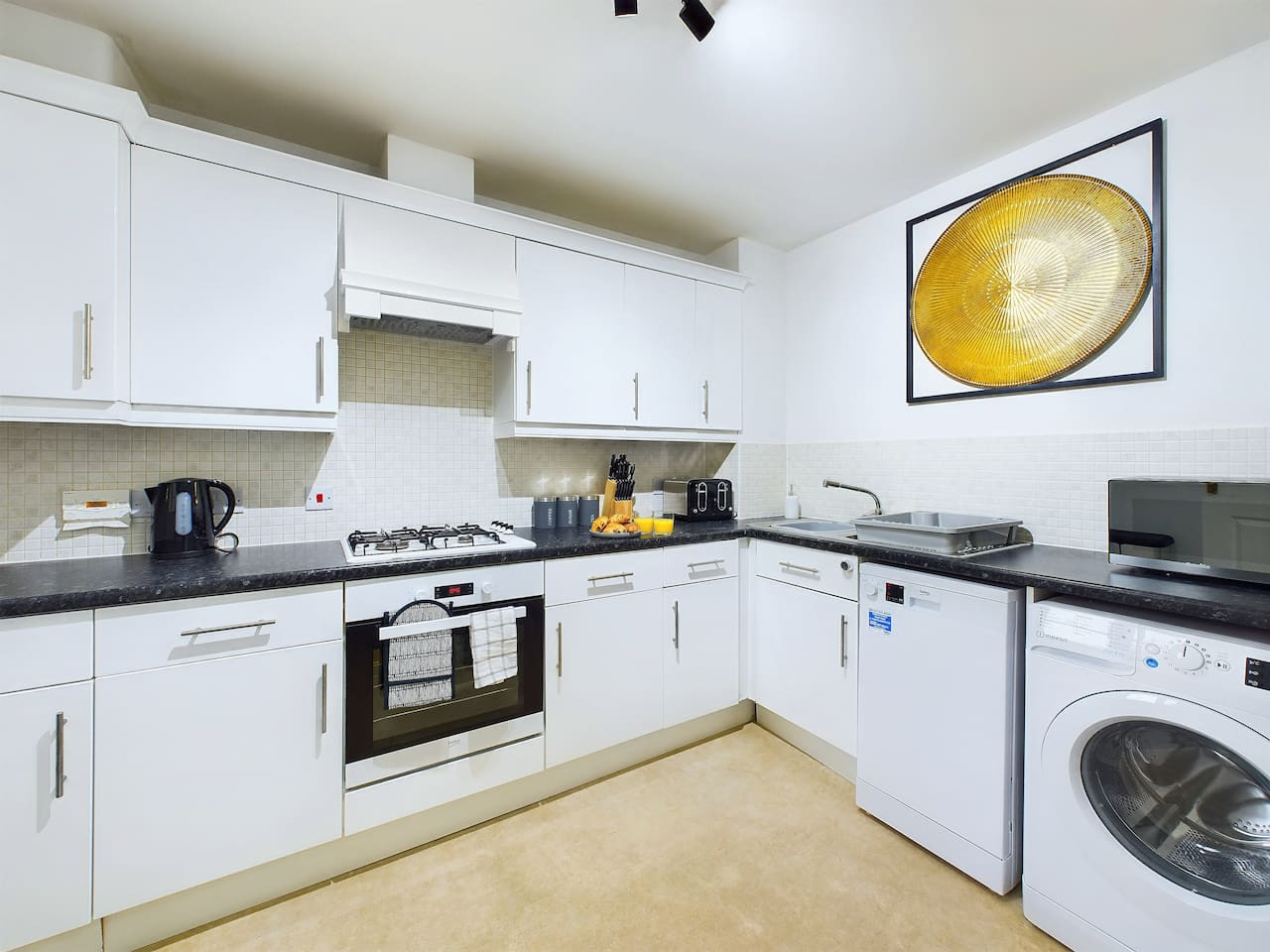 Ideal For Business | Long Stays | Parking & Wifi