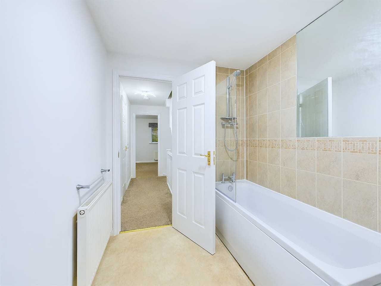 Ideal For Business | Long Stays | Parking & Wifi