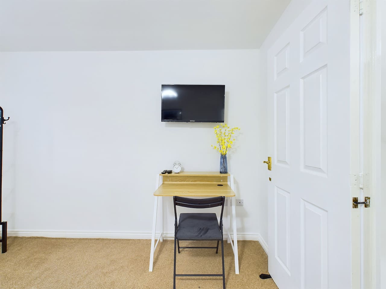 Ideal For Business | Long Stays | Parking & Wifi