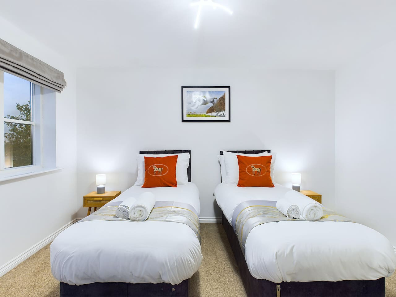 Ideal For Business | Long Stays | Parking & Wifi