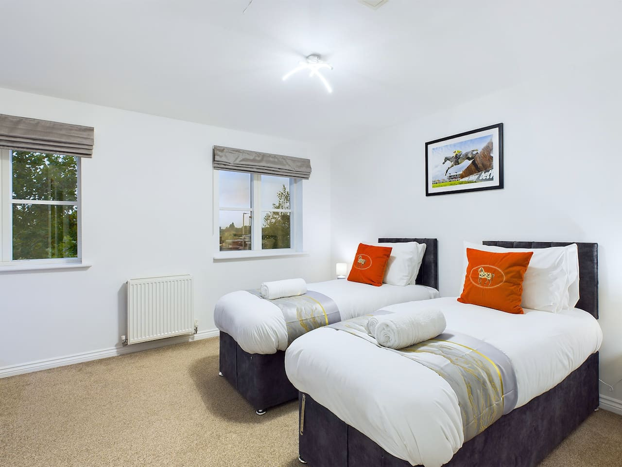 Ideal For Business | Long Stays | Parking & Wifi