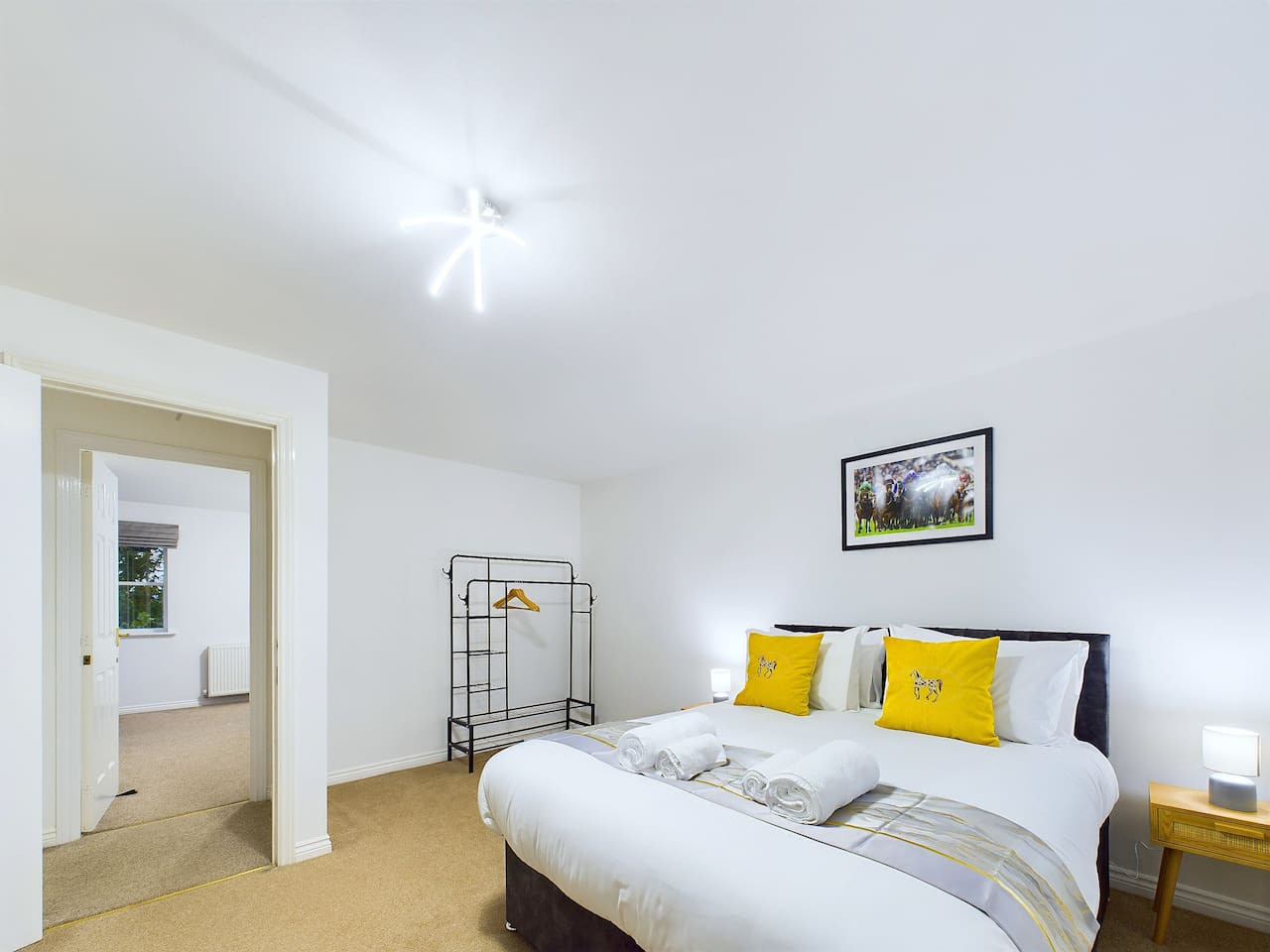 Ideal For Business | Long Stays | Parking & Wifi