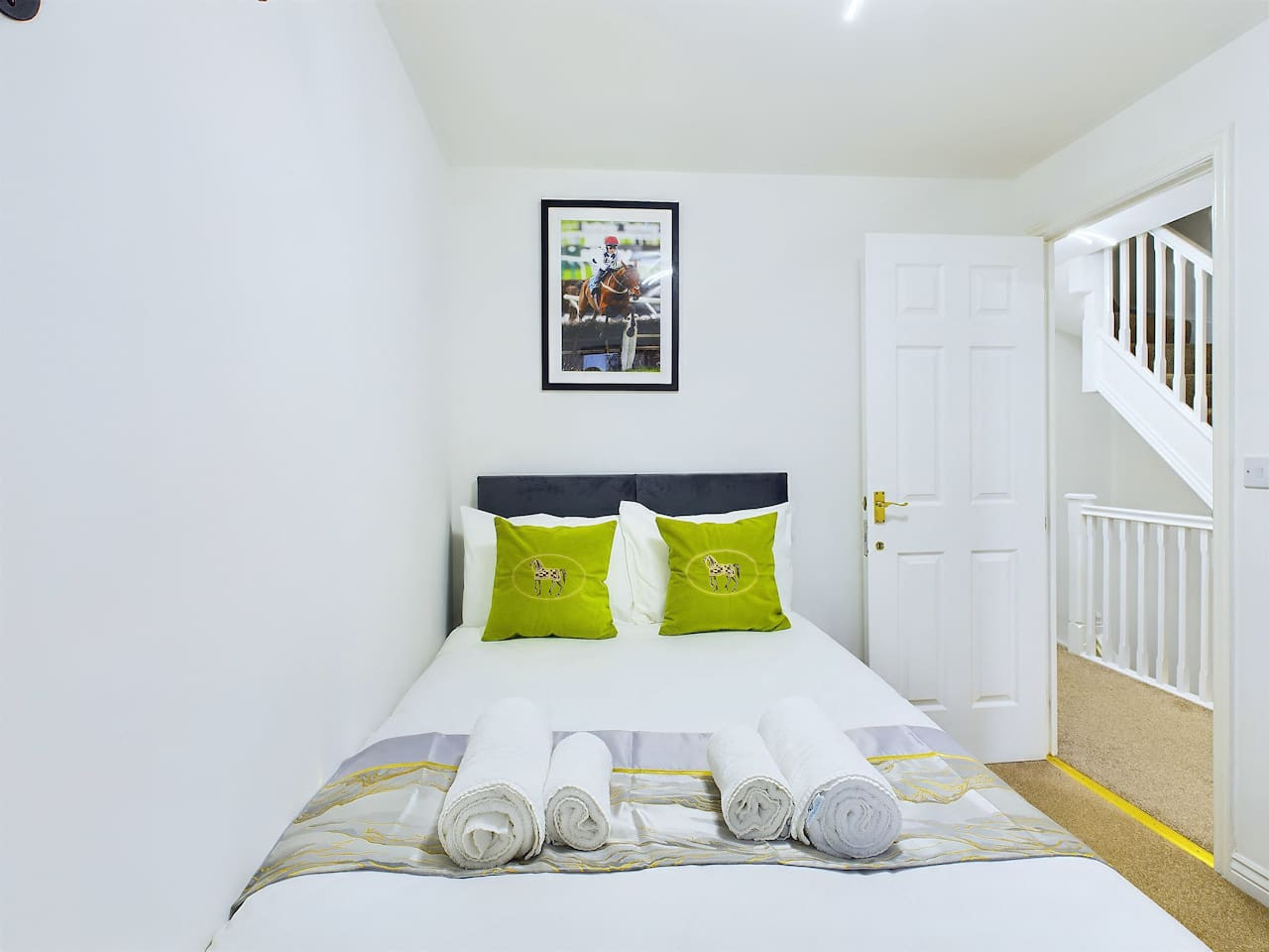 Ideal For Business | Long Stays | Parking & Wifi