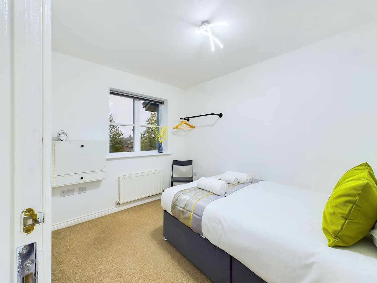 Ideal For Business | Long Stays | Parking & Wifi