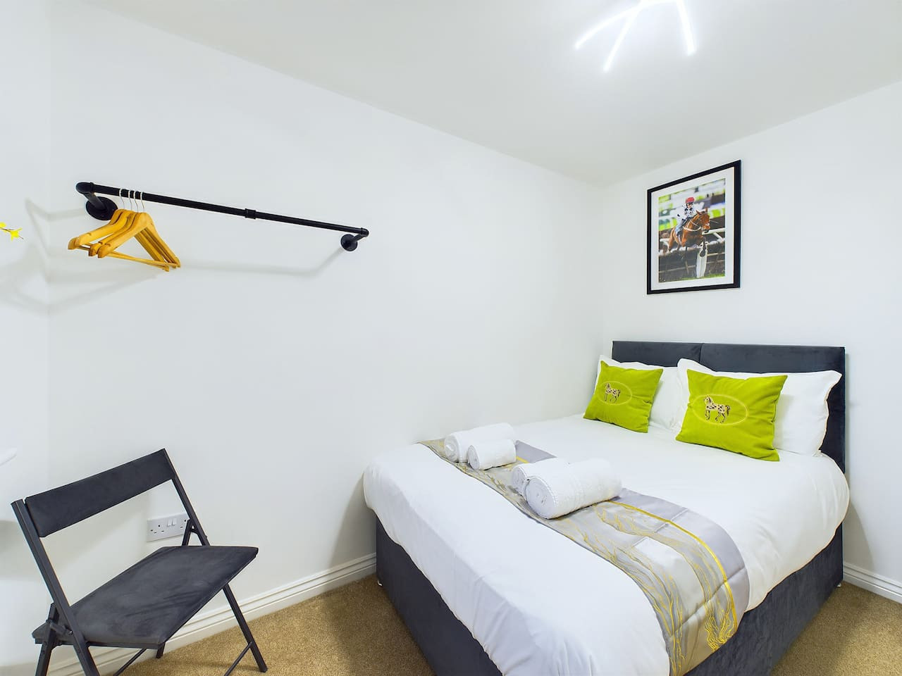 Ideal For Business | Long Stays | Parking & Wifi