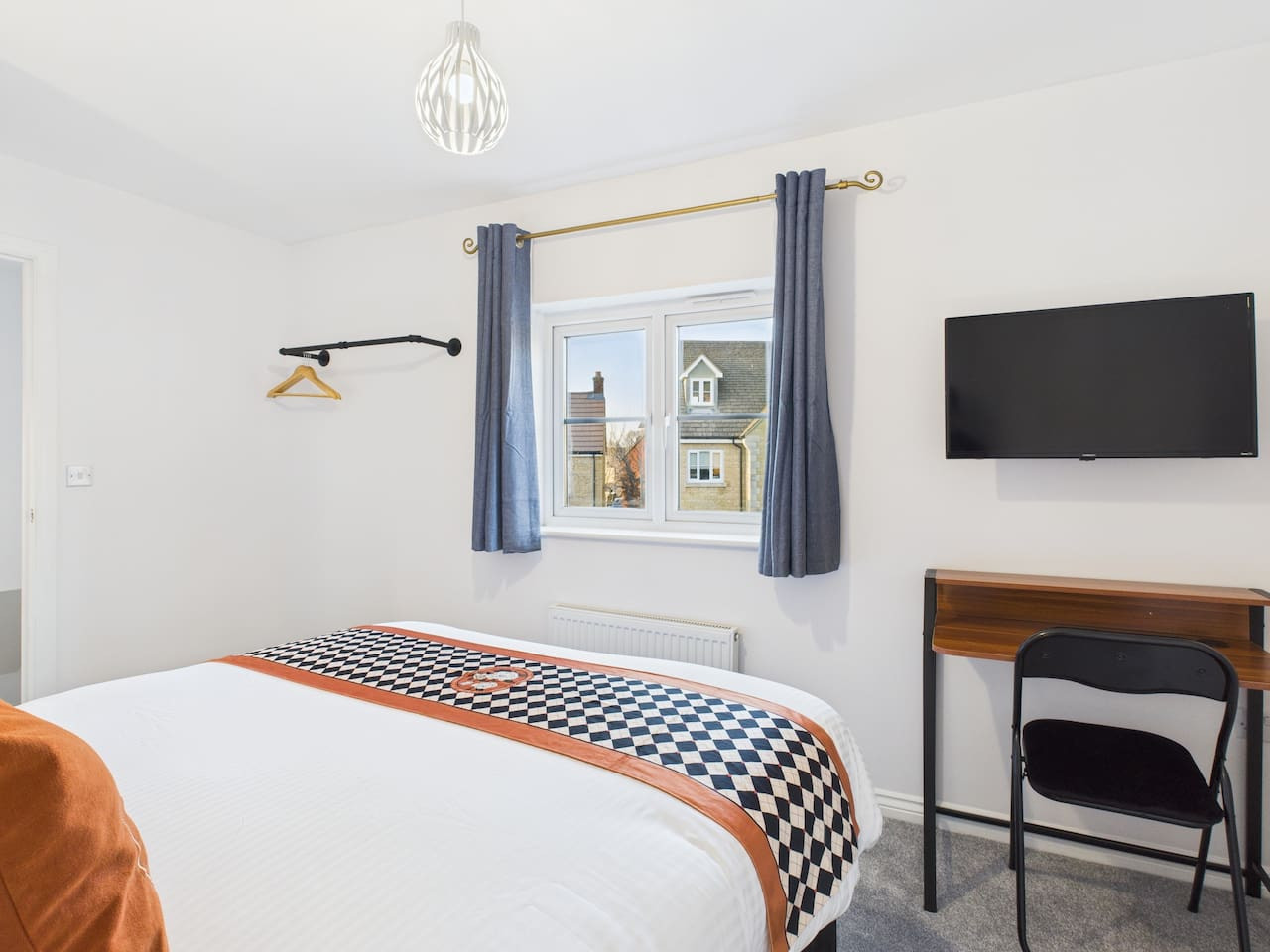 *NEW* Prestbury Place | Racecourse | Free Parking