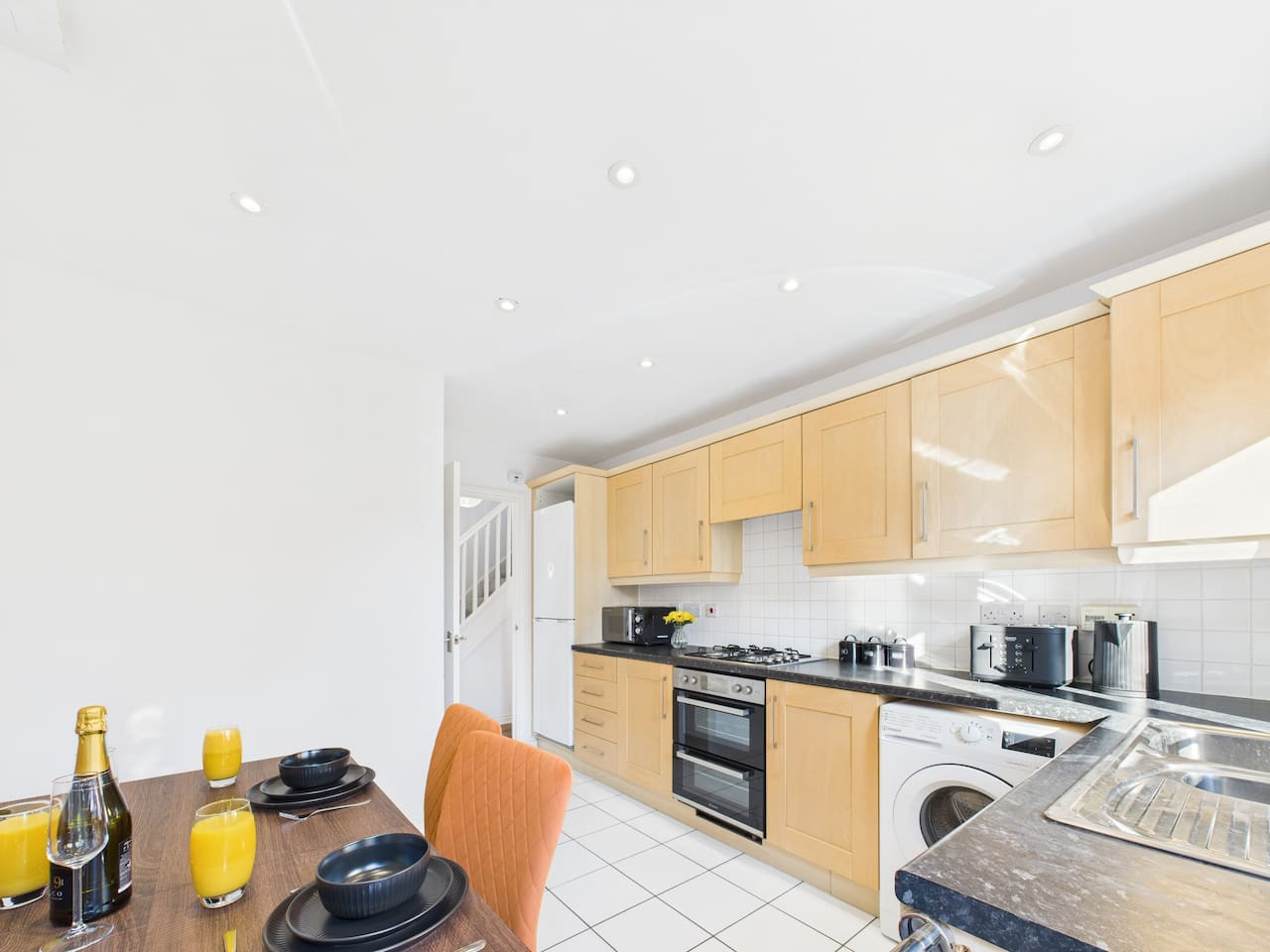 *NEW* Prestbury Place | Racecourse | Free Parking