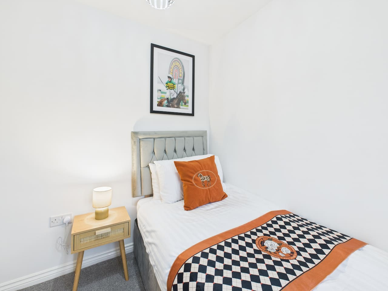 *NEW* Prestbury Place | Racecourse | Free Parking