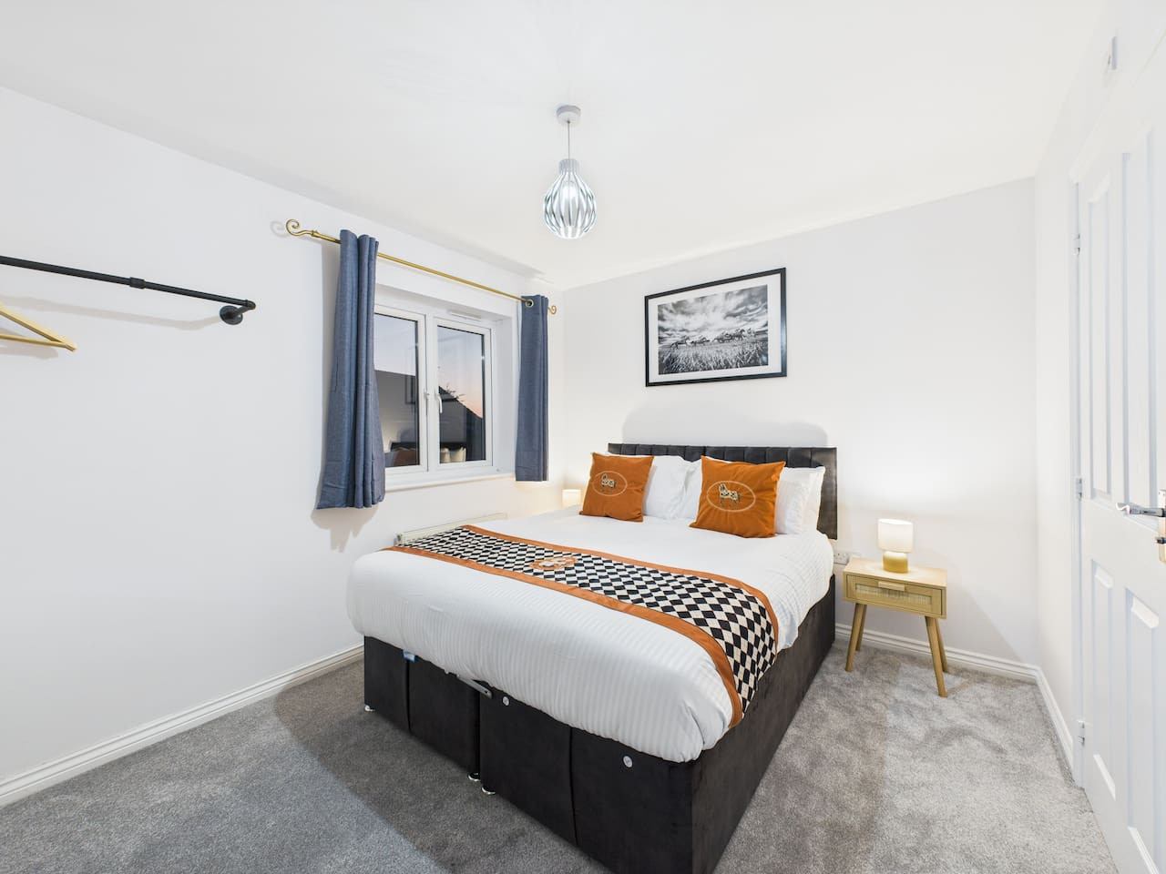 *NEW* Prestbury Place | Racecourse | Free Parking