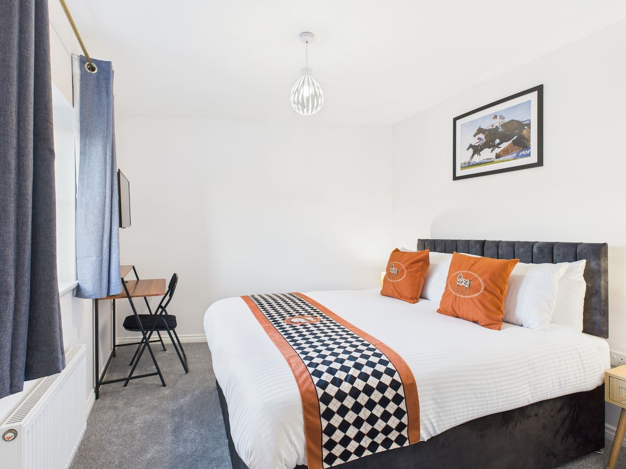 *NEW* Prestbury Place | Racecourse | Free Parking