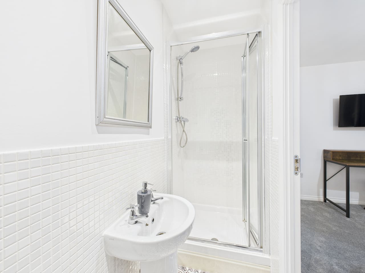 *NEW* Prestbury Place | Racecourse | Free Parking