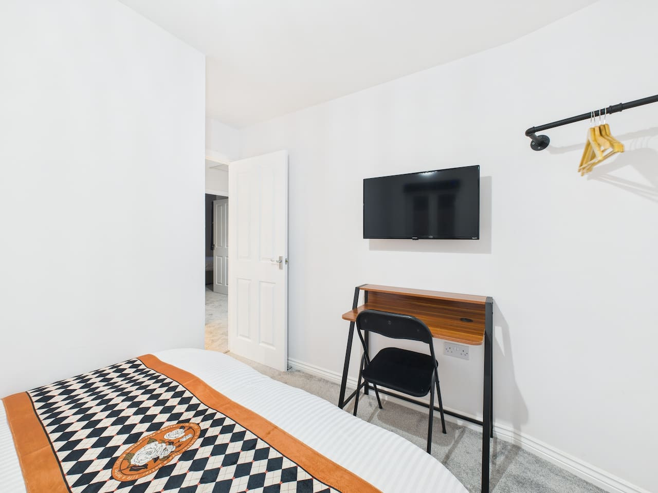 *NEW* Prestbury Place | Racecourse | Free Parking