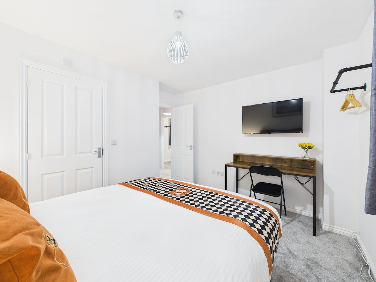 *NEW* Prestbury Place | Racecourse | Free Parking