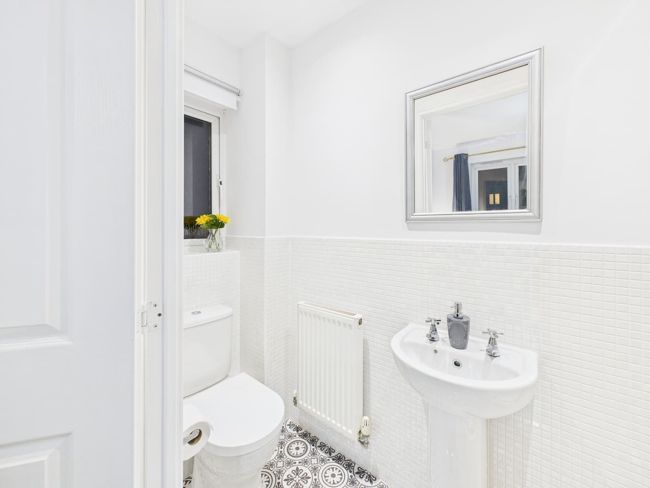 *NEW* Prestbury Place | Racecourse | Free Parking