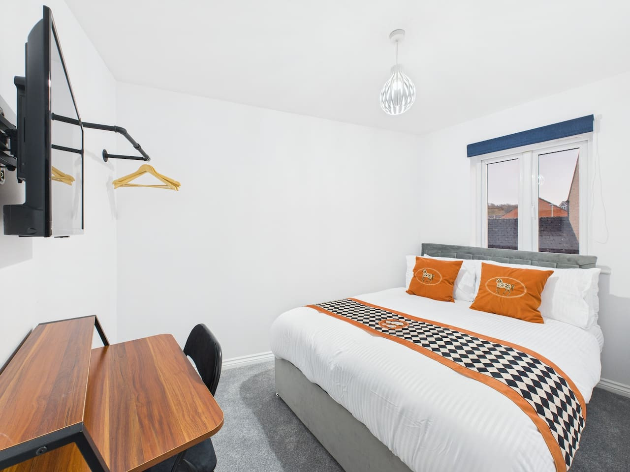 *NEW* Prestbury Place | Racecourse | Free Parking