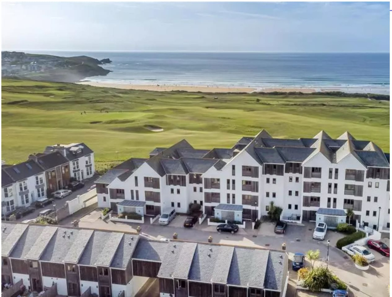 Modern Beach Retreat | Sleeps 6 | Gated Parking