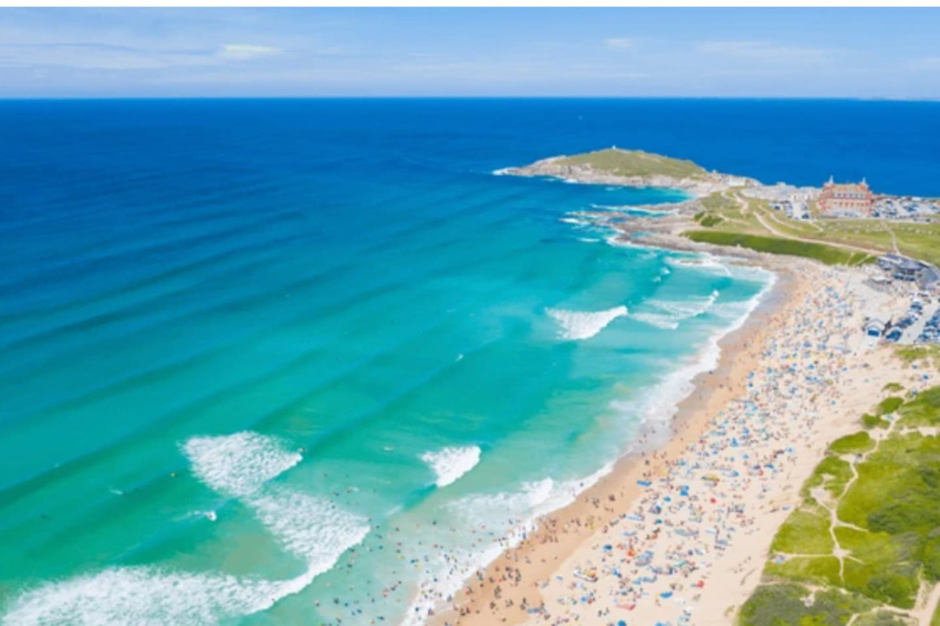 Modern Beach Retreat | Sleeps 6 | Gated Parking