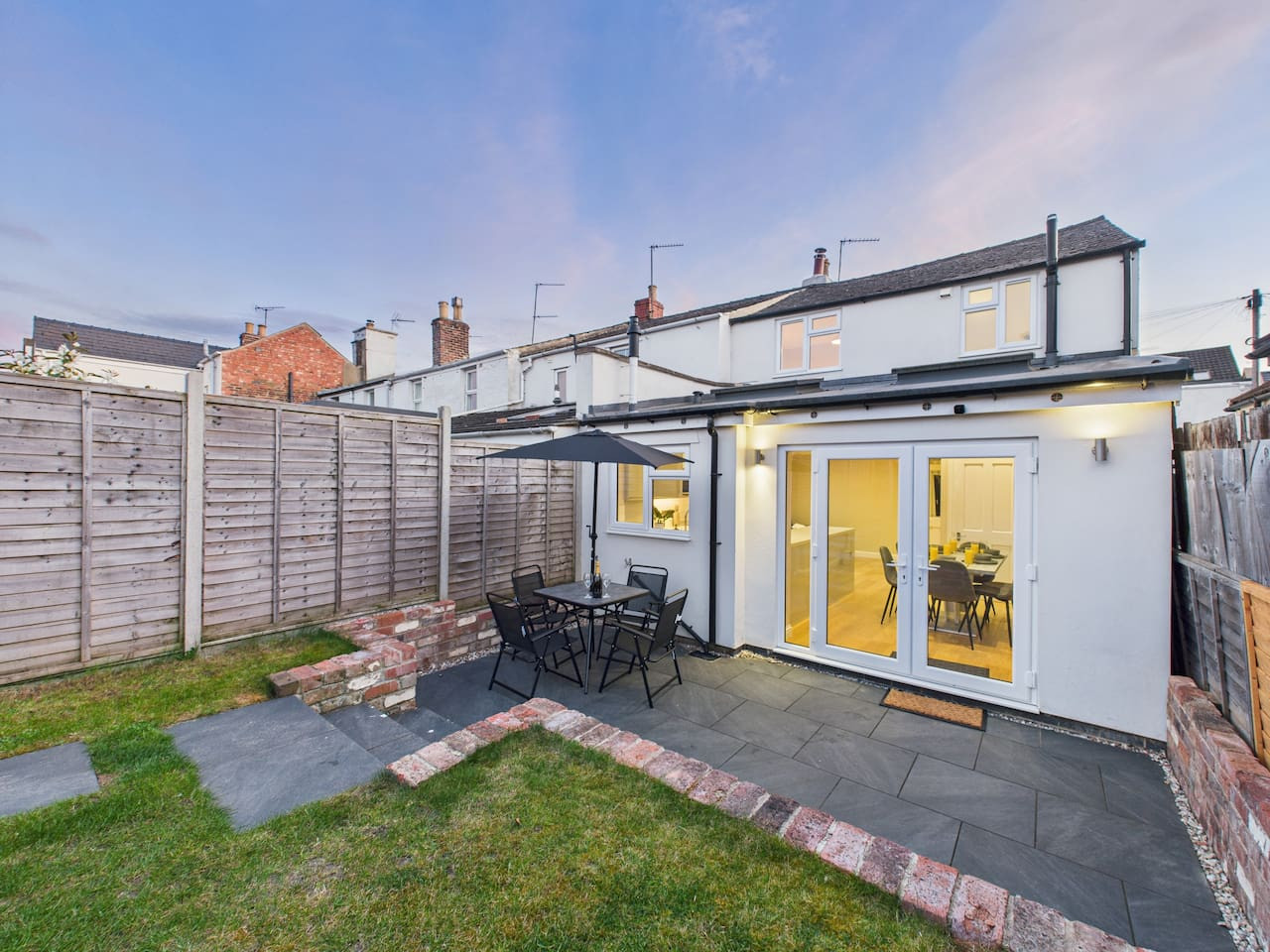 *NEW* No.1 Park Street | Central | Free Parking