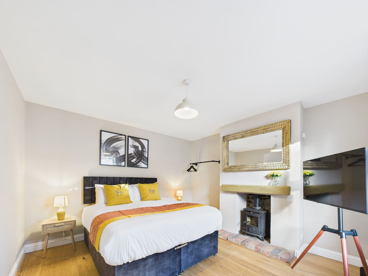 *NEW* No.1 Park Street | Central | Free Parking