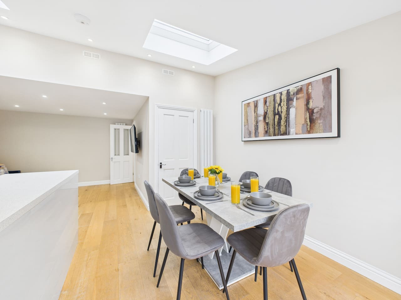 *NEW* No.1 Park Street | Central | Free Parking