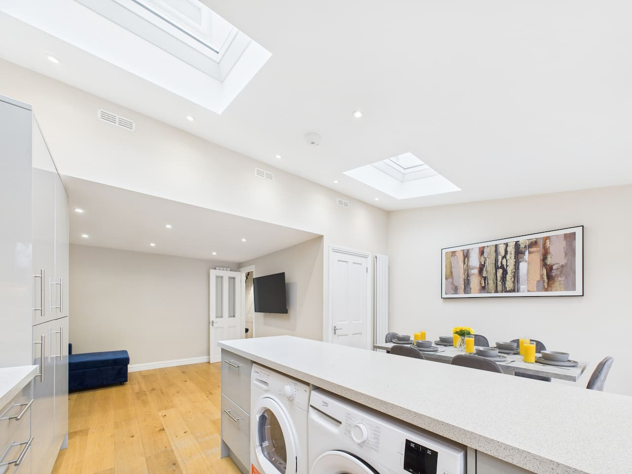 *NEW* No.1 Park Street | Central | Free Parking