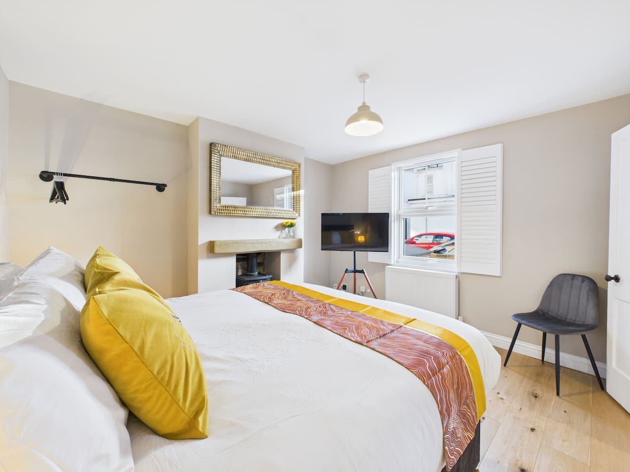 *NEW* No.1 Park Street | Central | Free Parking