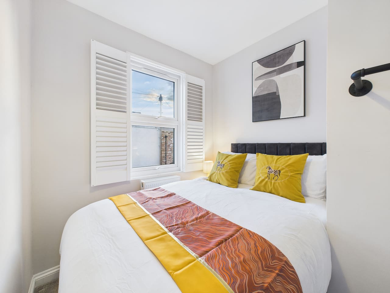 *NEW* No.1 Park Street | Central | Free Parking