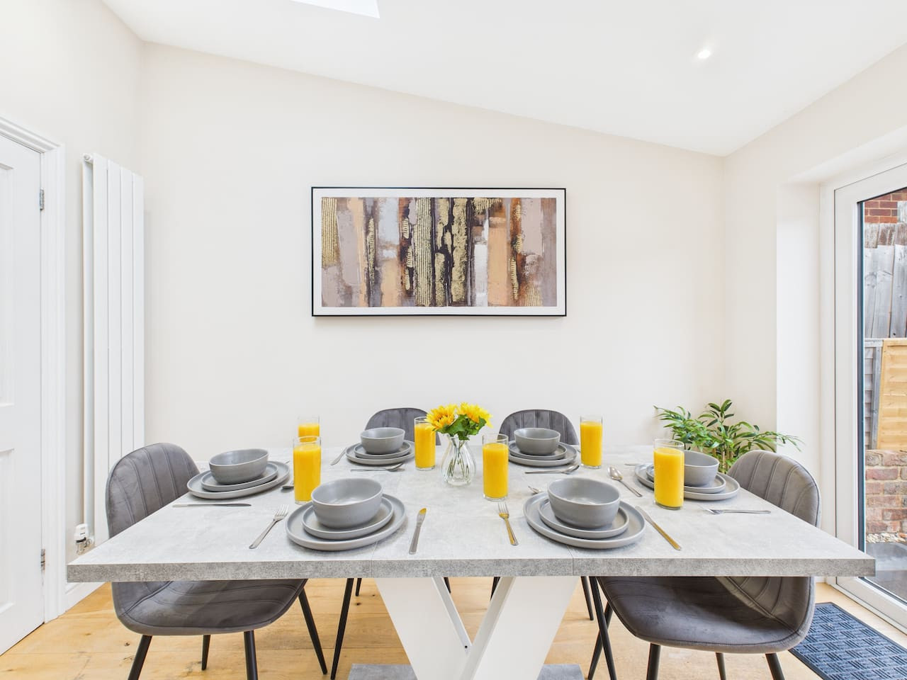 *NEW* No.1 Park Street | Central | Free Parking