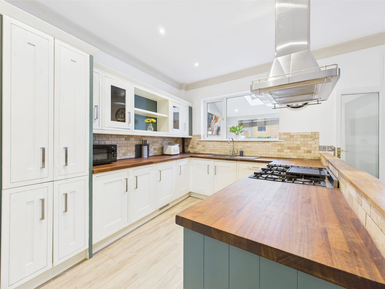 New Queens Place | Central |