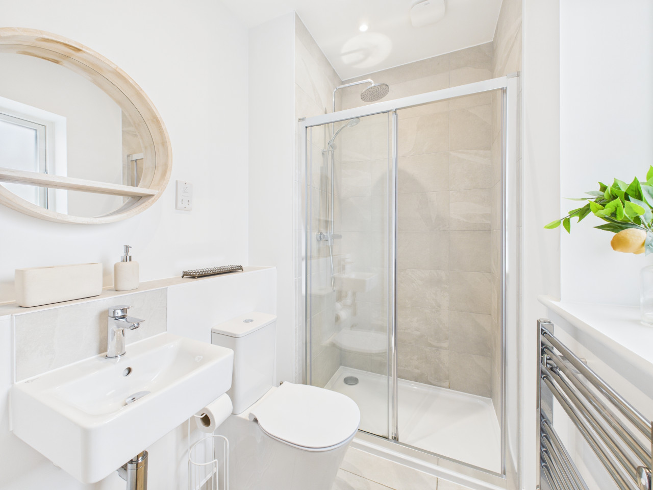 Harvey’s Yard | Modern Coastal Stay | Beach & Parking