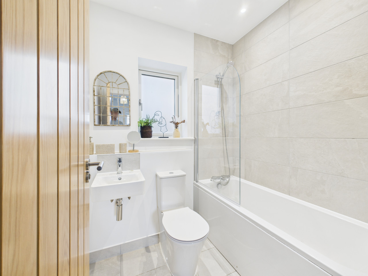 Harvey’s Yard | Modern Coastal Stay | Beach & Parking