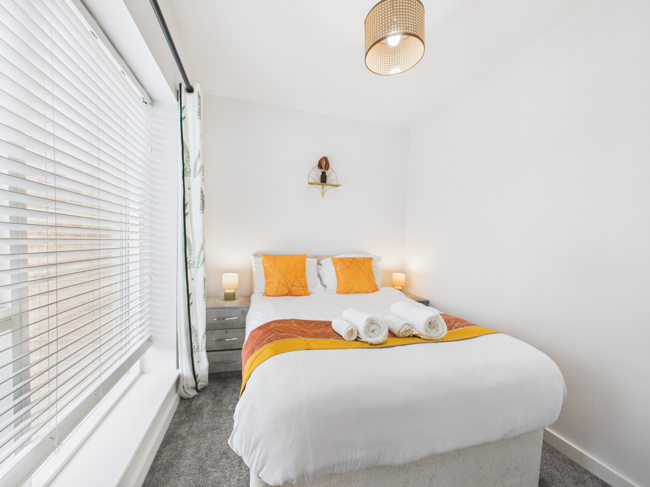 Harvey’s Yard | Modern Coastal Stay | Beach & Parking