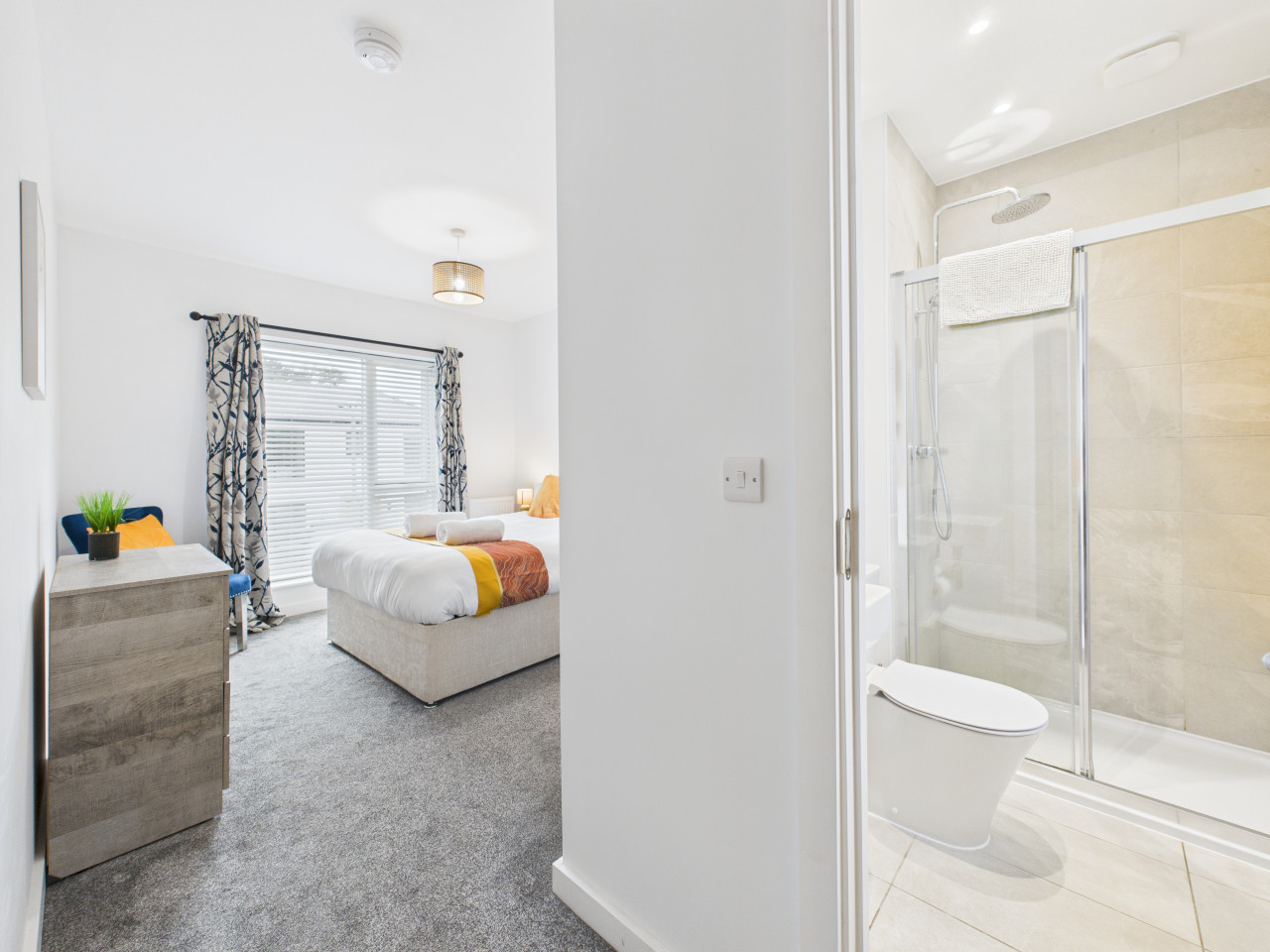 Harvey’s Yard | Modern Coastal Stay | Beach & Parking