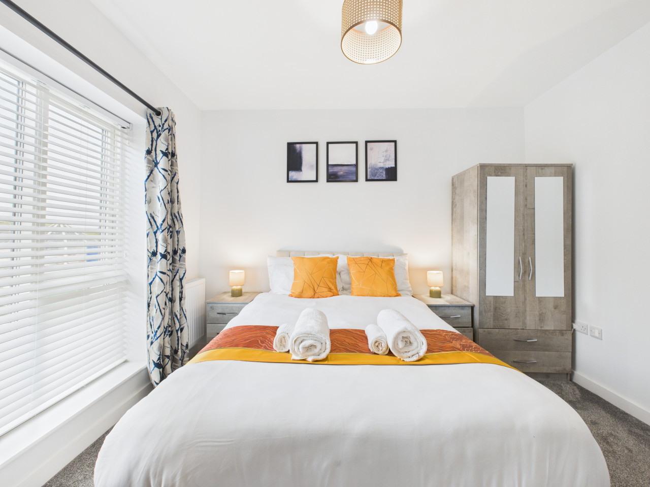 Harvey’s Yard | Modern Coastal Stay | Beach & Parking