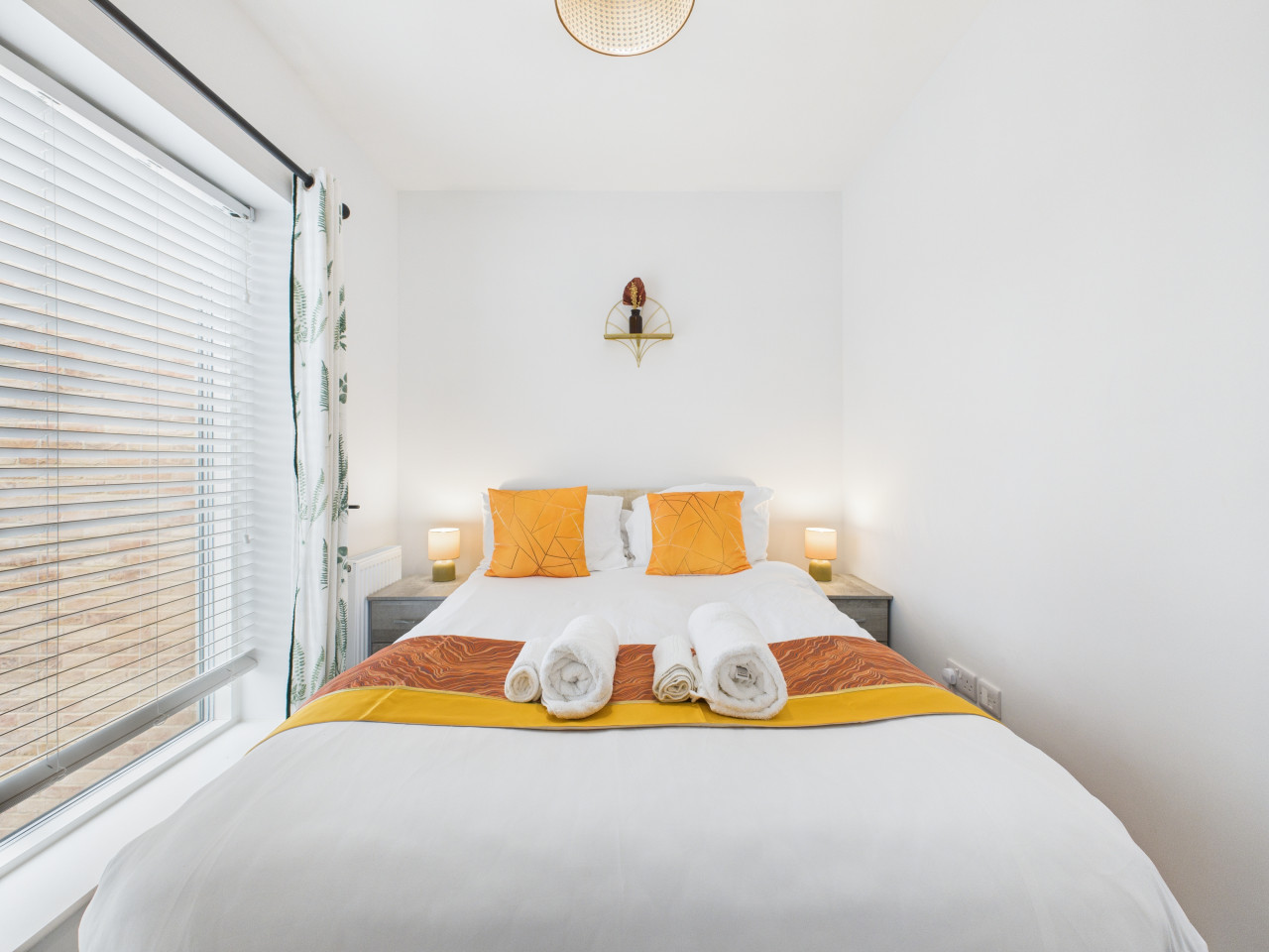 Harvey’s Yard | Modern Coastal Stay | Beach & Parking