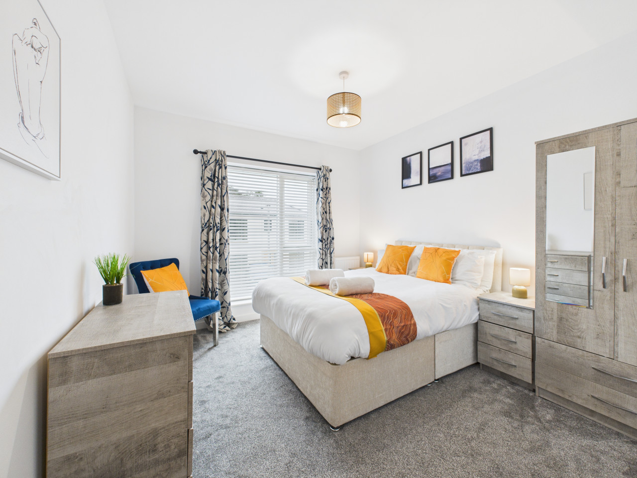 Harvey’s Yard | Modern Coastal Stay | Beach & Parking