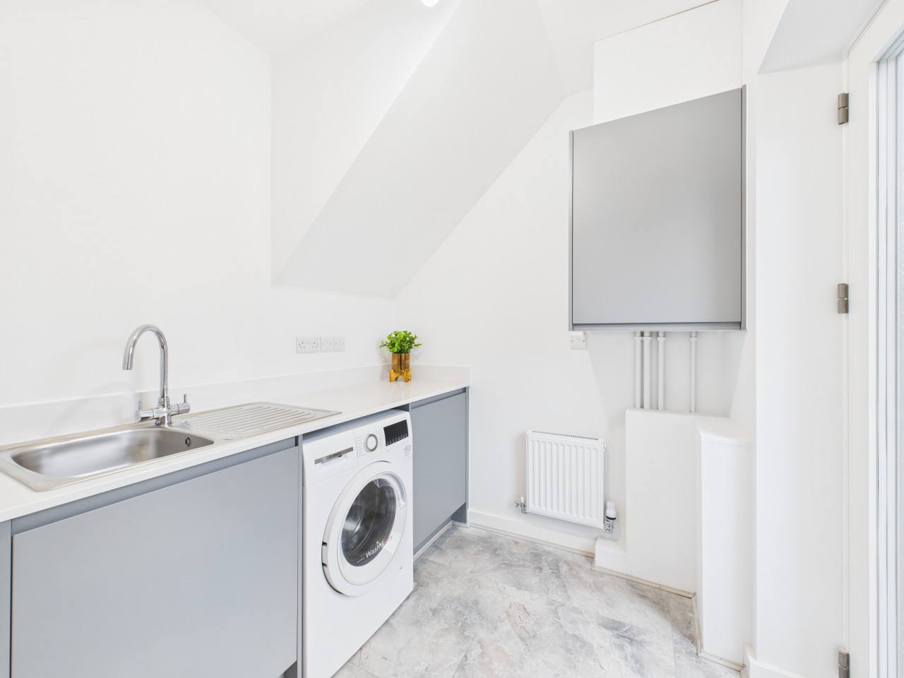 Harvey’s Yard | Modern Coastal Stay | Beach & Parking